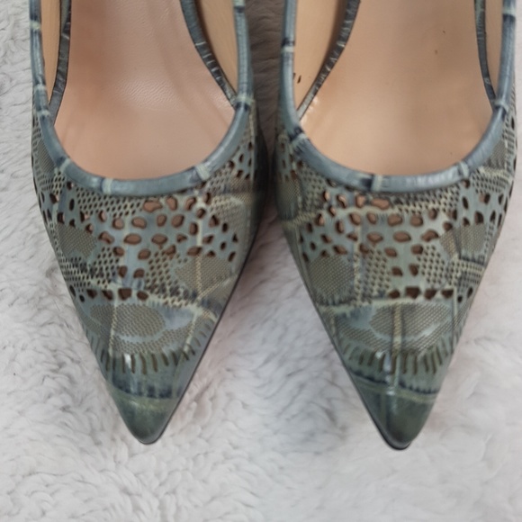 SOLD! ESCADA Laser Cut Faux Alligator Pumps - Picture 7 of 8